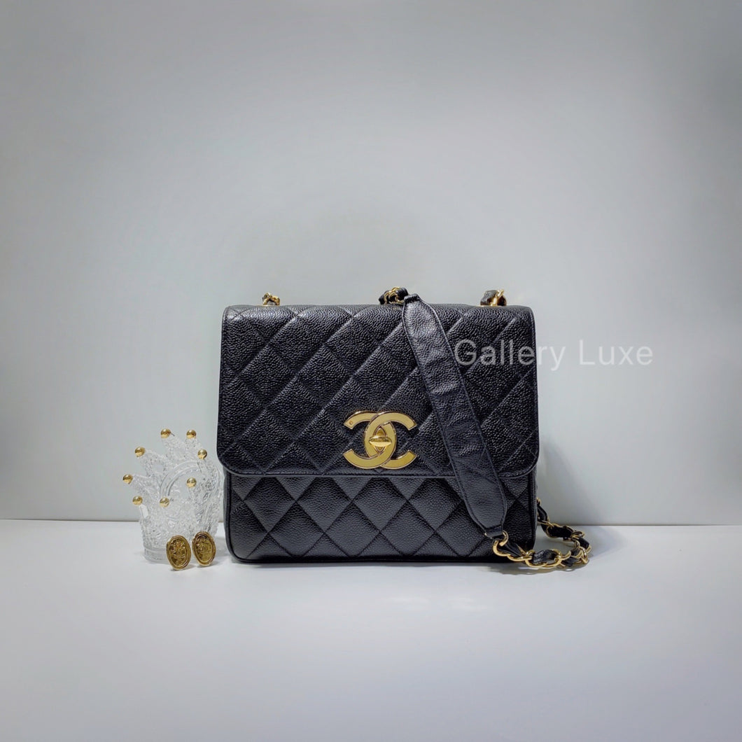 No.2550-Chanel Vintage Caviar Turn Lock Flap Bag
