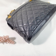 将图片加载到图库查看器，No.2329-Chanel Vintage Lambskin  Shoulder Bag
