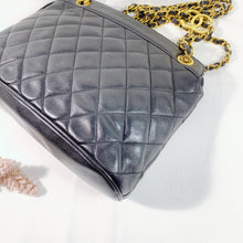 Load image into Gallery viewer, No.2329-Chanel Vintage Lambskin  Shoulder Bag
