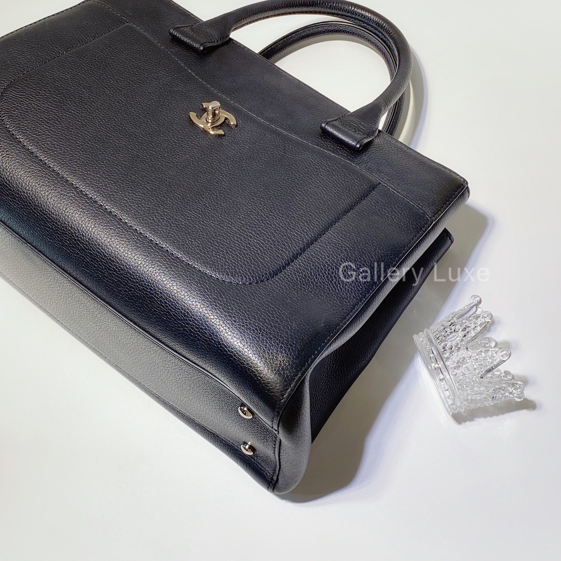 No.2554-Chanel Neo Executive Shopping Bag – Gallery Luxe
