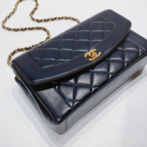 No.3650-Chanel Vintage Lambskin Diana Bag 25cm With Back Pocket