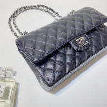 Charger l&#39;image dans la galerie, No.2917-Chanel Caviar Classic Flap Bag 25cm  (Brand New / 全新)
