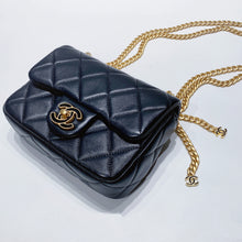 이미지를 갤러리 뷰어에 로드 , No.3656-Chanel Lambskin Pending CC Flap Bag
