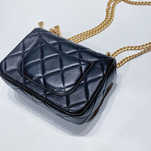 No.3656-Chanel Lambskin Pending CC Flap Bag