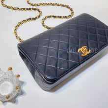 Load image into Gallery viewer, No.2863-Chanel Vintage Lambskin Flap Bag
