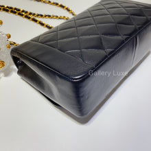 将图片加载到图库查看器，No.2559-Chanel Vintage Lambskin Diana Bag 25cm
