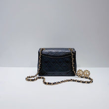 이미지를 갤러리 뷰어에 로드 , No.3027-Chanel Vintage Lambskin Classic Flap Mini 17cm
