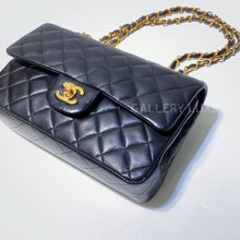 Load image into Gallery viewer, No.2864-Chanel Vintage Lambskin Classic Flap 23cm
