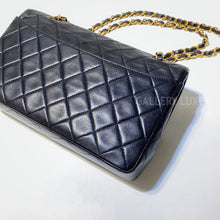 이미지를 갤러리 뷰어에 로드 , No.2866-Chanel Vintage Lambskin Flap Bag
