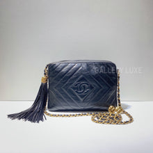 Charger l&#39;image dans la galerie, No.2867-Chanel Vintage Lambskin Camera Bag
