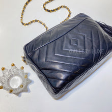 將圖片載入圖庫檢視器 No.2867-Chanel Vintage Lambskin Camera Bag
