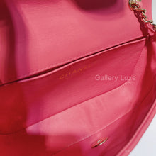 Load image into Gallery viewer, No.001488-Chanel V For Victory Flap Bag Mini 17cm
