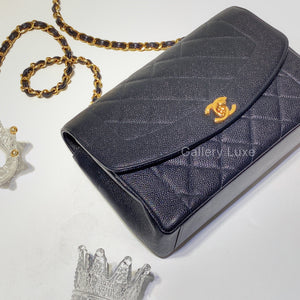 No.2066-Chanel Vintage Caviar Diana 25cm