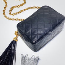 Load image into Gallery viewer, No.2014-Chanel Vintage Lambskin Camera Bag
