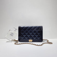 Load image into Gallery viewer, No.3264-Chanel Boy Wallet On Chain
