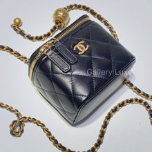 Load image into Gallery viewer, No.2577-Chanel Classic Box With Chain
