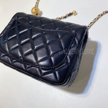Load image into Gallery viewer, No.3177-Chanel Pearl Crush Square Mini Flap Bag (Brand New / 全新)
