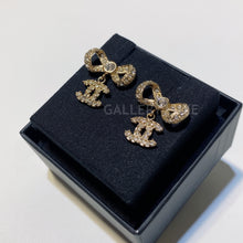 Load image into Gallery viewer, No.2395-Chanel Ribbon with CC Earrings
