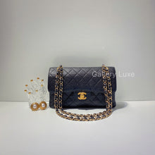 將圖片載入圖庫檢視器 No.2601-Chanel Vintage Caviar Classic Flap 23cm
