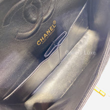 將圖片載入圖庫檢視器 No.2601-Chanel Vintage Caviar Classic Flap 23cm
