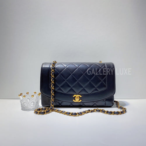 No.3501-Chanel Vintage Caviar Diana Bag 22cm – Gallery Luxe