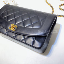 将图片加载到图库查看器，No.2812-Chanel Vintage Lambskin Diana Bag 25cm
