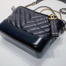 Load image into Gallery viewer, No.3777-Chanel Small Chevron Gabrielle Hobo Bag

