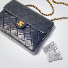 Load image into Gallery viewer, No.2608-Chanel Vintage Lambskin Classic Flap Mini 20cm
