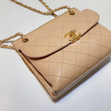 이미지를 갤러리 뷰어에 로드 , No.3451-Chanel Lambskin Reverso Flap Bag
