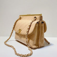 이미지를 갤러리 뷰어에 로드 , No.3451-Chanel Lambskin Reverso Flap Bag
