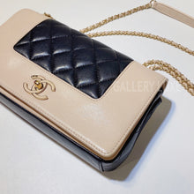 將圖片載入圖庫檢視器 No.3274-Chanel Mademoiselle Vintage Flap Bag
