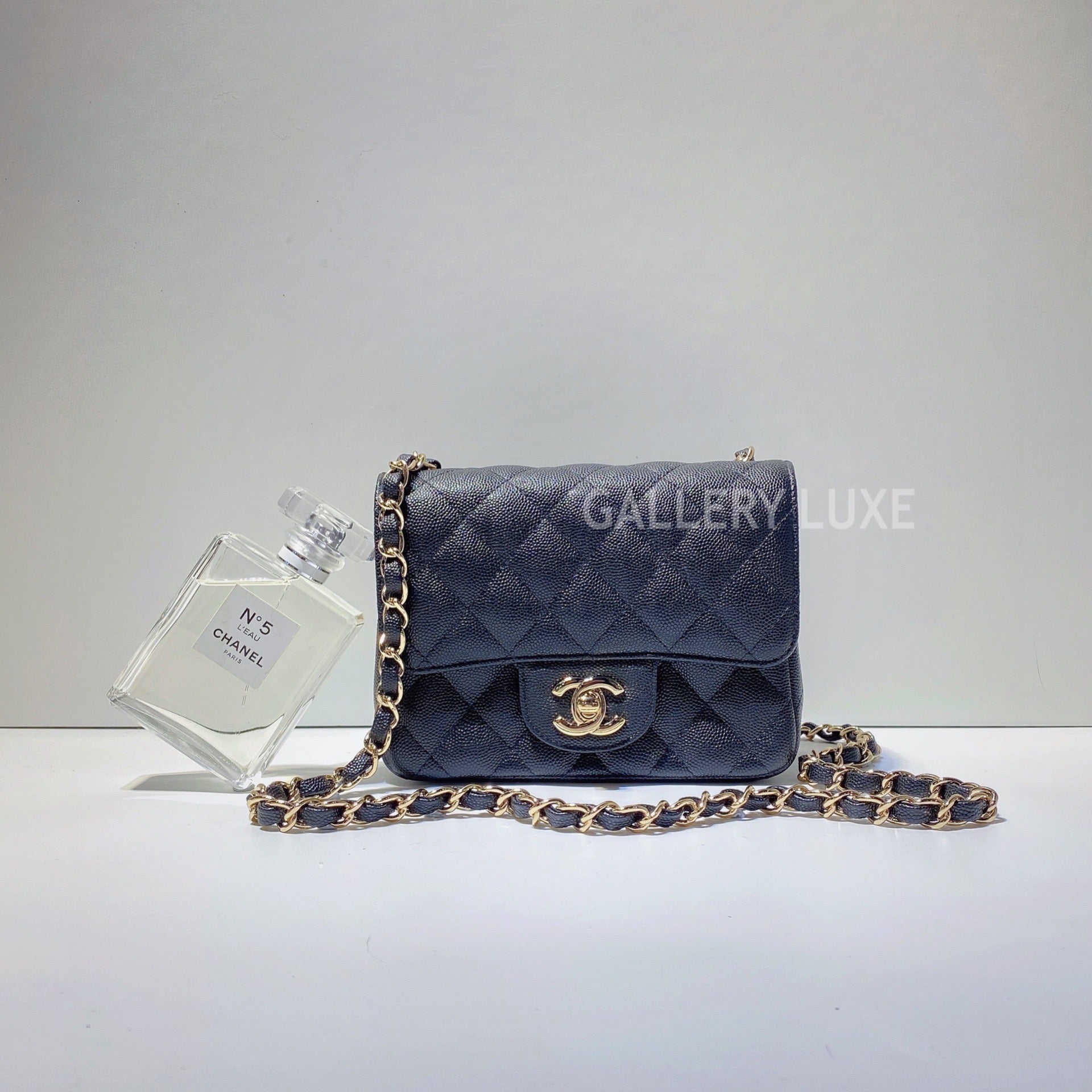 Chanel classic sale flap mini caviar