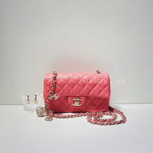 이미지를 갤러리 뷰어에 로드 , No.3973-Chanel Lambskin Valentine Classic Mini 20cm Flap Bag
