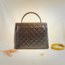 将图片加载到图库查看器，No.2209-Chanel Vintage Caviar Kelly Handle Bag
