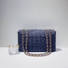 將圖片載入圖庫檢視器 No.2908-Chanel Vintage Nouvelle Ligne Voyage Flap Bag
