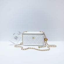 Load image into Gallery viewer, No.3675-Chanel Pearl Crush Vanity With Chain (Brand New / 全新)
