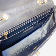 將圖片載入圖庫檢視器 No.2908-Chanel Vintage Nouvelle Ligne Voyage Flap Bag
