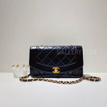 將圖片載入圖庫檢視器 No.3029-Chanel Vintage Lambskin Diana Bag 22cm

