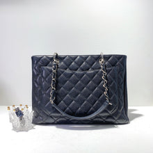 Charger l&#39;image dans la galerie, No.2360-Chanel GST Tote Bag
