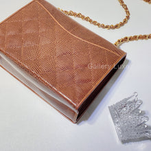 Charger l&#39;image dans la galerie, No.2885-Chanel Vintage Lizard Mini Flap Bag
