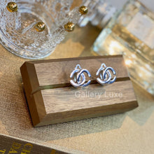 Load image into Gallery viewer, No.2338-Chanel ClassicCC Earrings Clip
