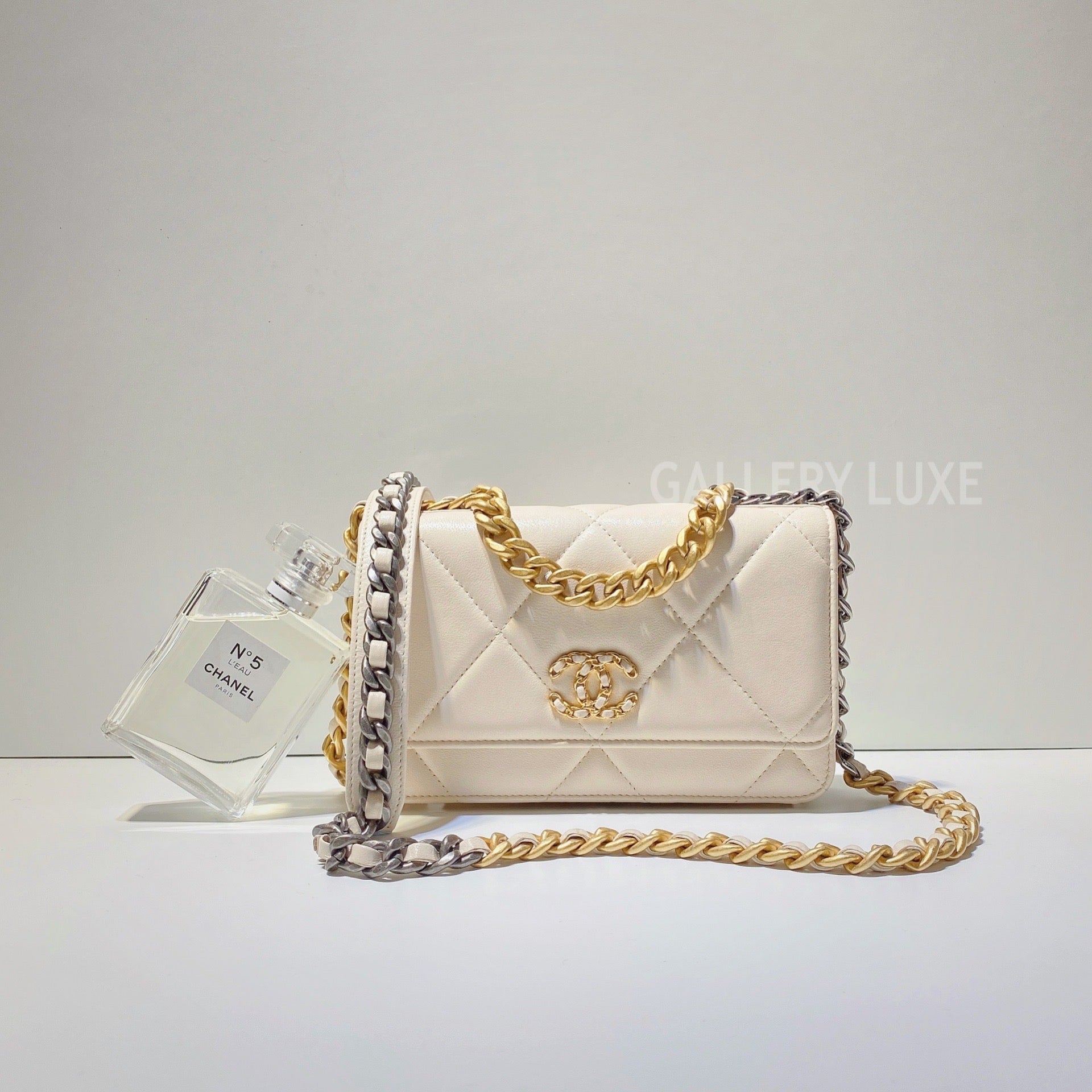No.2914-Chanel 19 Wallet On Chain – Gallery Luxe