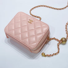 Load image into Gallery viewer, No.3614-Chanel Pearl Crush Camera Bag (Brand New / 全新貨品)
