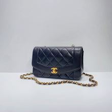 將圖片載入圖庫檢視器 No.3810-Chanel Vintage Lambskin Diana Bag 22cm

