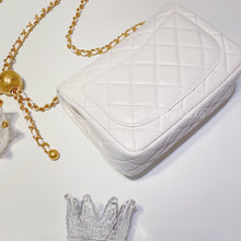 Load image into Gallery viewer, No.2624-Chanel Pearl Crush Square Mini Flap Bag (Brand New)
