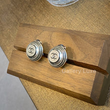 Load image into Gallery viewer, No.2372-Chanel Vintage Sliver Round Earrings
