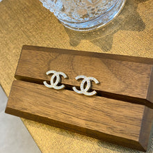 将图片加载到图库查看器，No.2373-Chanel Classic CC Crystal Earrings
