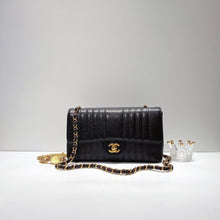 Load image into Gallery viewer, No.3503-Chanel Vintage Caviar Vertical Classic Flap Bag 25cm
