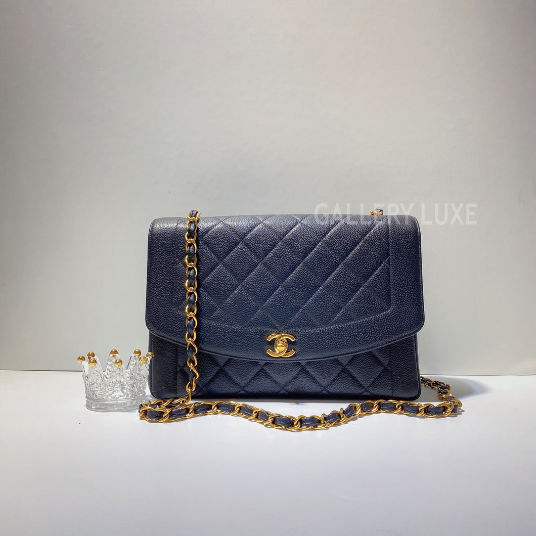 No.2912-Chanel Vintage Caviar Diana Bag 28cm