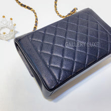 将图片加载到图库查看器，No.2912-Chanel Vintage Caviar Diana Bag 28cm
